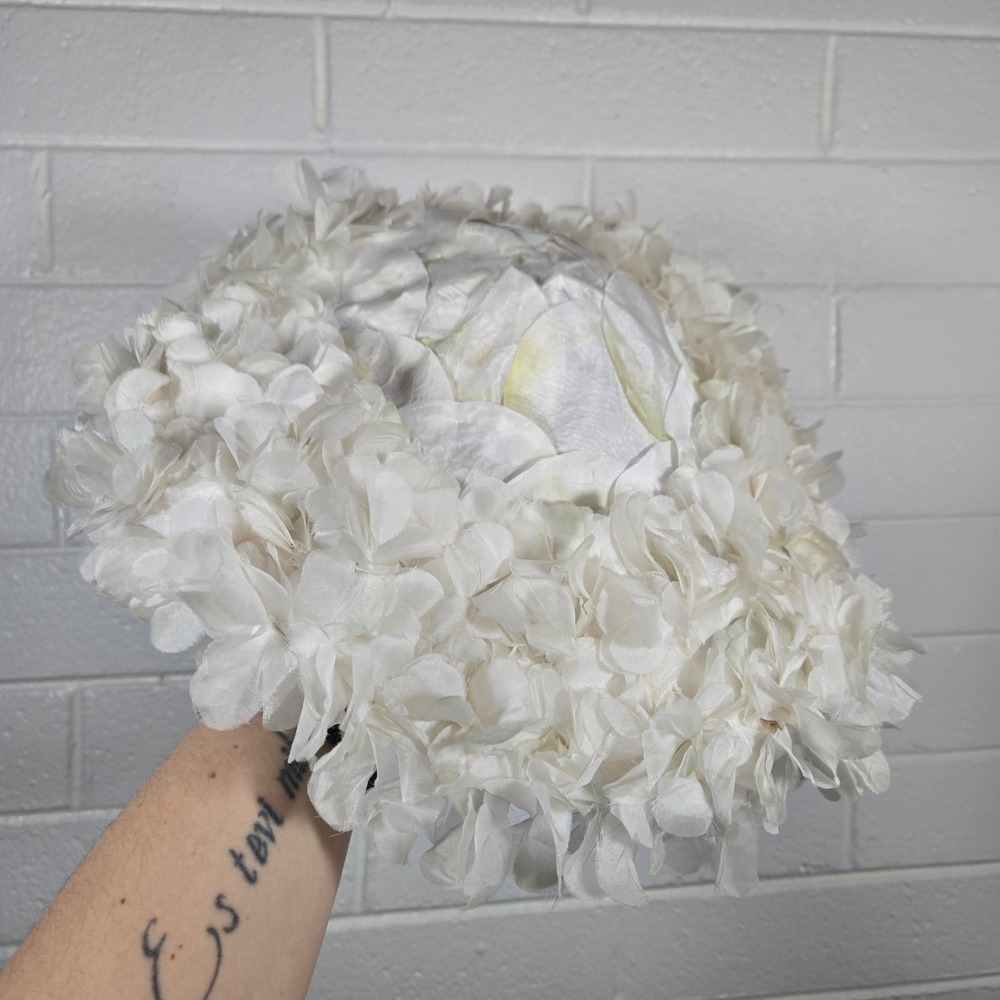 Vtg Hollywood Denver White Floral Petal Hat‎ Head Piece Wedding Church Ethereal
